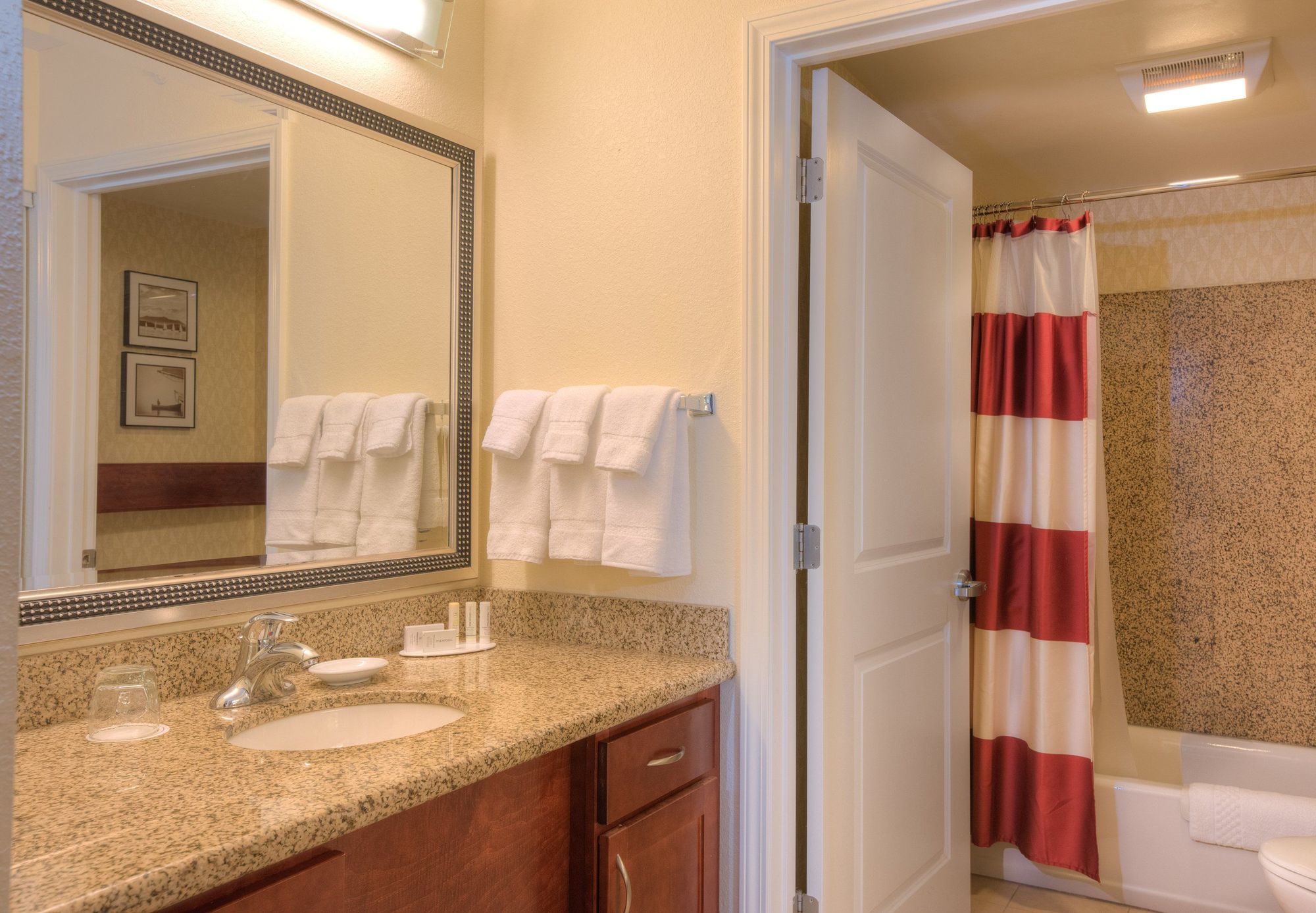 Residence Inn By Marriott Yonkers Westchester County Стая снимка